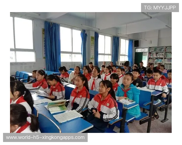 世界冠军到学校演讲，学生排长队争相聆听