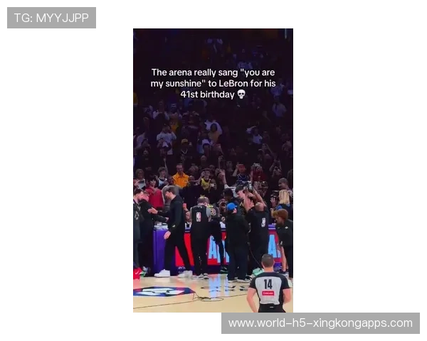 詹姆斯献唱队歌片段被粉丝做成剪辑走红